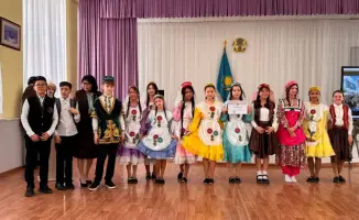 Фестиваль Дня единства народа Казахстана в Актау культура народов национальные костюмы