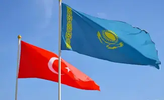Казахстан и Турция подписали декларацию 'О вечной дружбе и расширенном стратегическом партнёрстве', что подчеркивает укрепление двусторонних отношений и стратегического сотрудничества между двумя странами. Президент Казахстана Касым-Жомарт Токаев отметил 