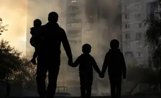 В Павлодаре ищут героя, спасшего троих детей из горящей квартиры