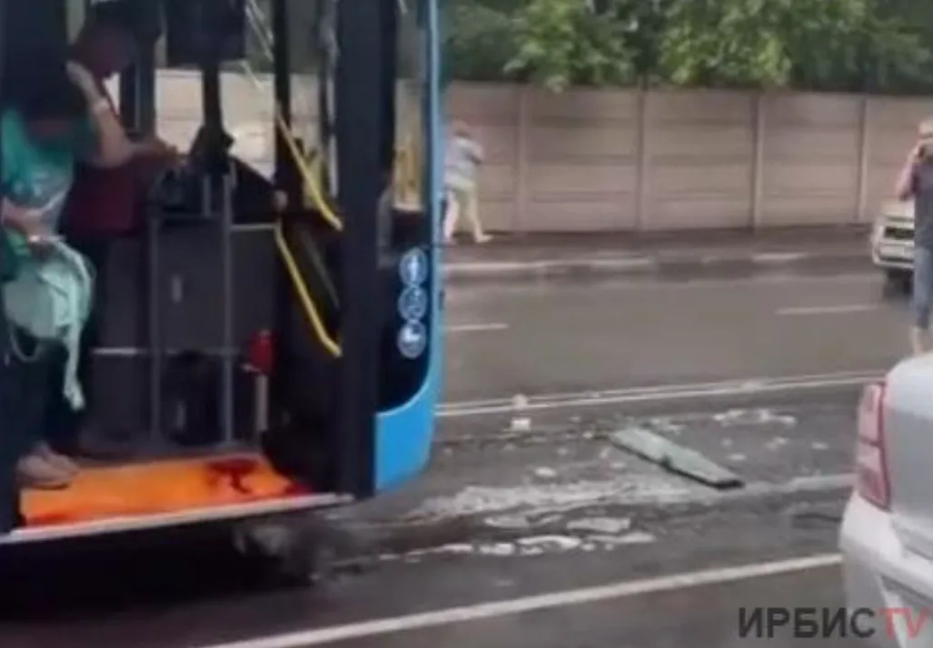 Два пассажира пострадали в ДТП с автобусом в Павлодаре
