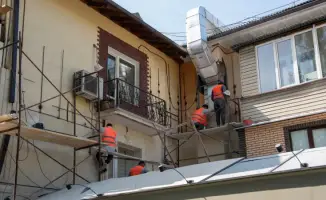 Почему в нашем районе не работают лифты и текут крыши?