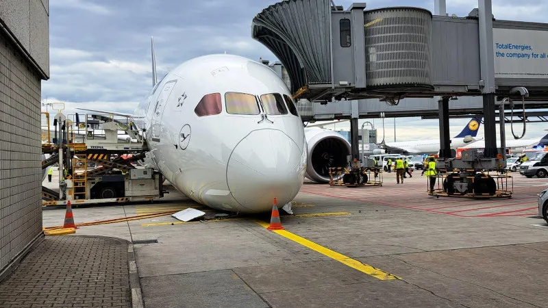 Инцидент с Boeing 787 в аэропорту Франкфурта: задержки рейсов неизбежны
