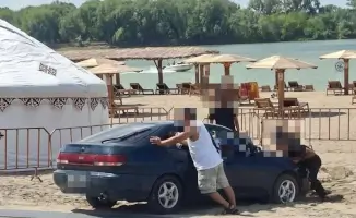 Павлодарец на автомобиле шокировал отдыхающих на городском пляже
