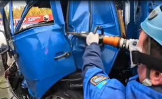 КамАЗ стал ловушкой: павлодарец застрял в кабине после ДТП