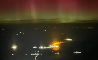 Павлодар под волшебством: северное сияние окрасило небо в яркие цвета